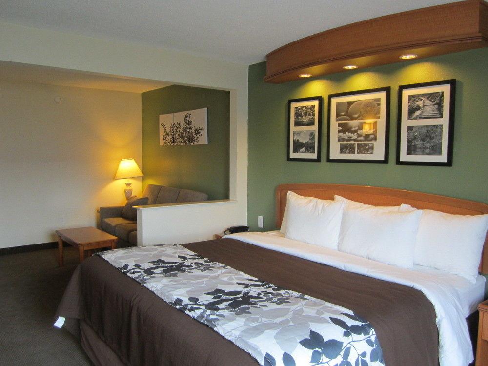 Hotel Clarion Pointe Albemarle Exteriér fotografie