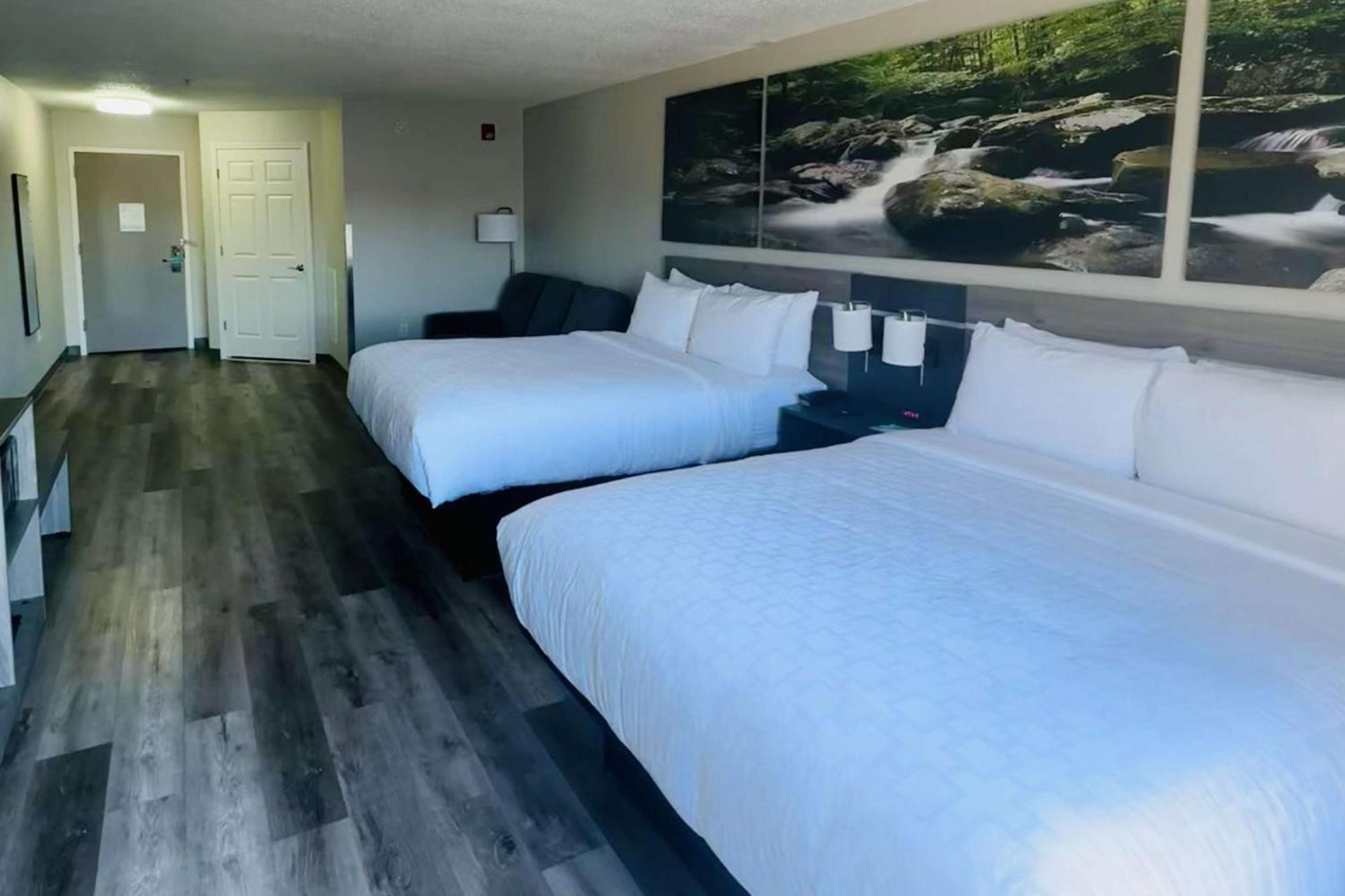 Hotel Clarion Pointe Albemarle Exteriér fotografie