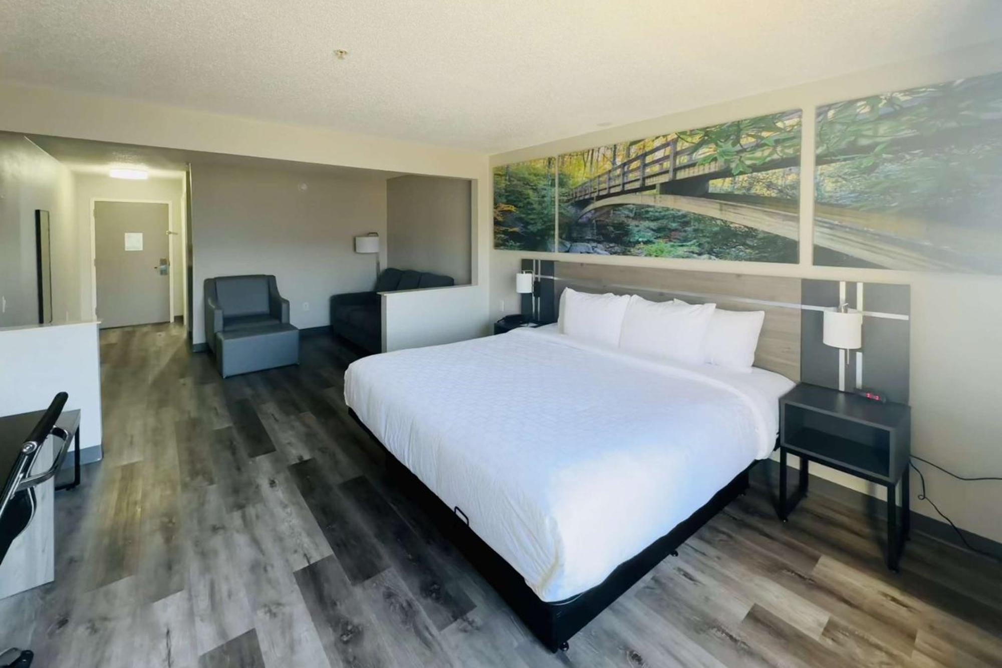 Hotel Clarion Pointe Albemarle Exteriér fotografie