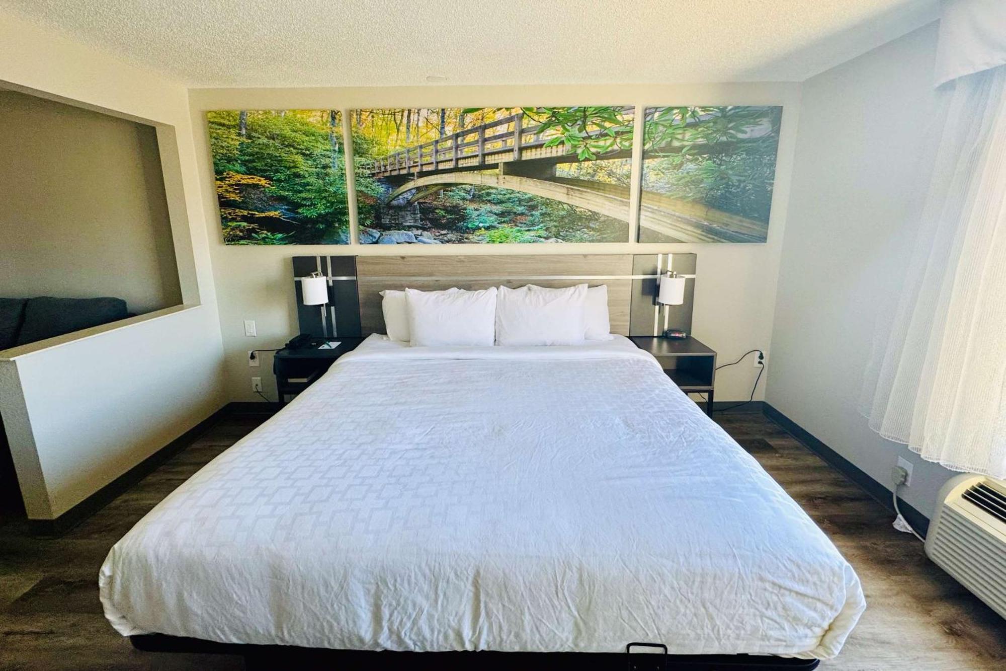 Hotel Clarion Pointe Albemarle Exteriér fotografie