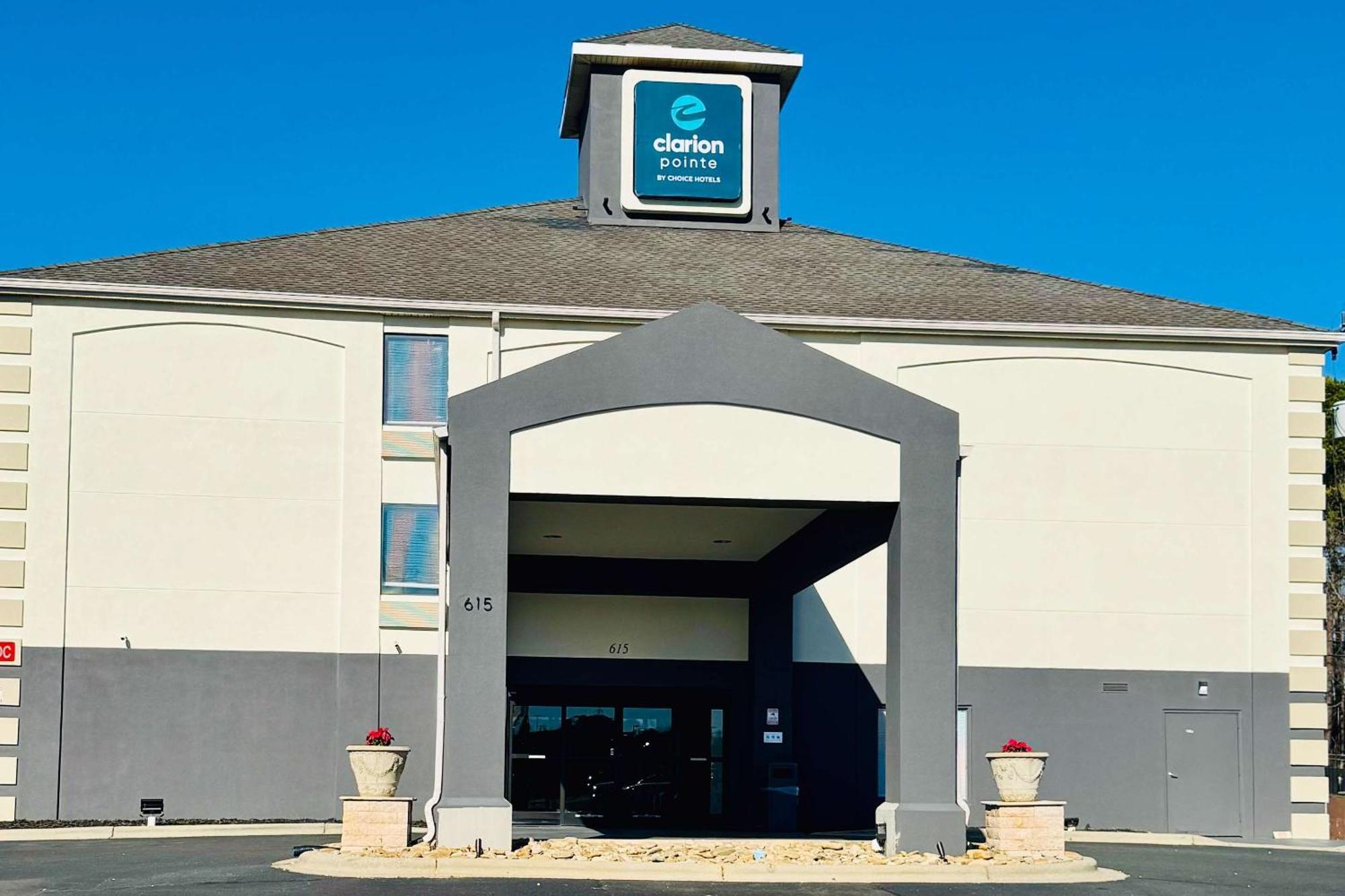 Hotel Clarion Pointe Albemarle Exteriér fotografie