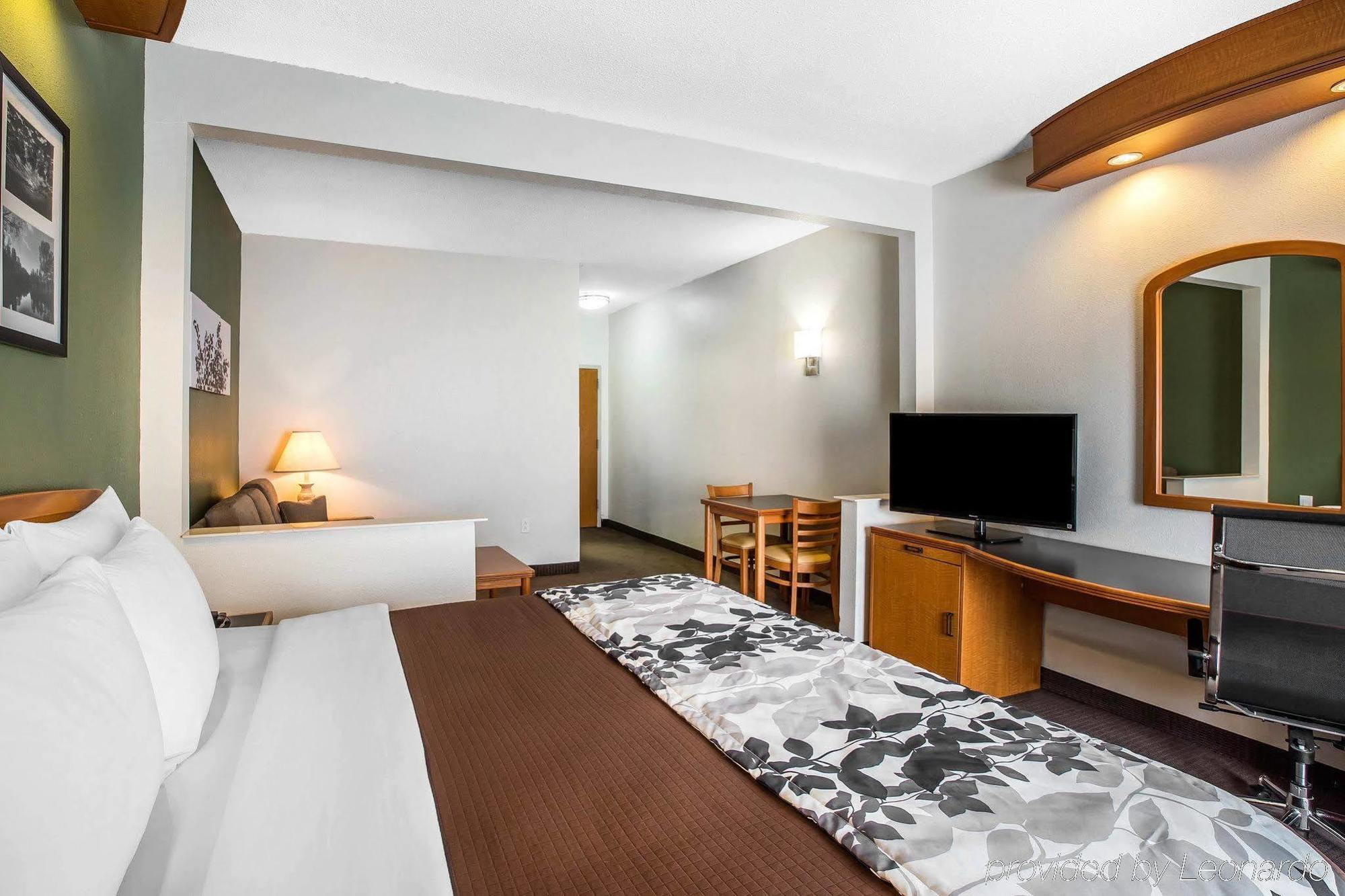 Hotel Clarion Pointe Albemarle Exteriér fotografie