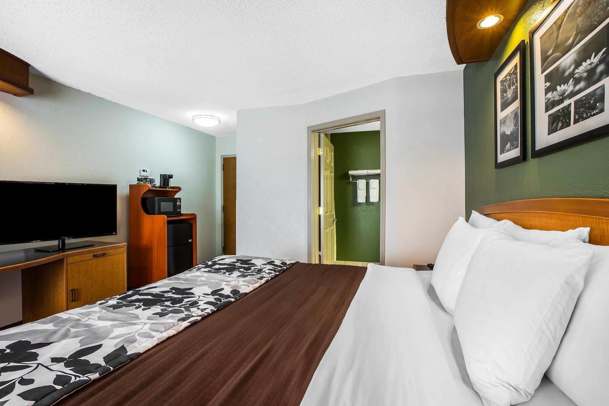 Hotel Clarion Pointe Albemarle Exteriér fotografie